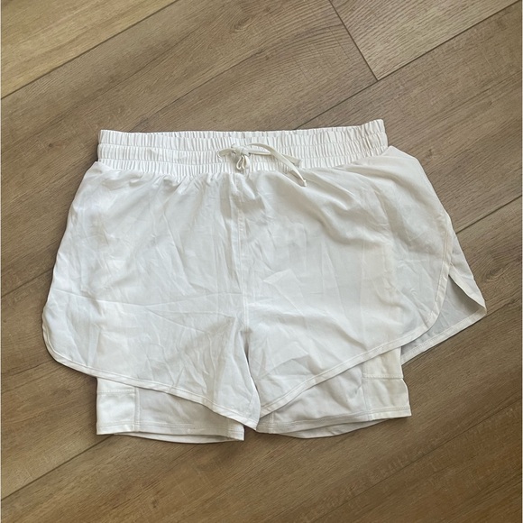 Fabletics Sloan concrete/silk color running short - Picture 4 of 5